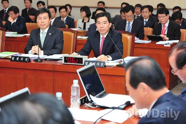 ▲ 제정부 법제처장,  황상철 법제처 차장(왼쪽부터)