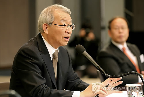 ▲ 채동욱의 호위무사인듯한 윤석렬이 보기에 호구로 보인 양승태 대법원장.