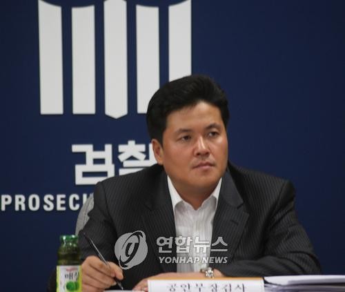 ▲ 국정원 트위터 대선 개입 의혹 사건 특별수사팀장에 임명된 이정회 수원지검 형사1부장(사진은 2008년 울산지검 공안부장 당시 모습).ⓒ 연합뉴스