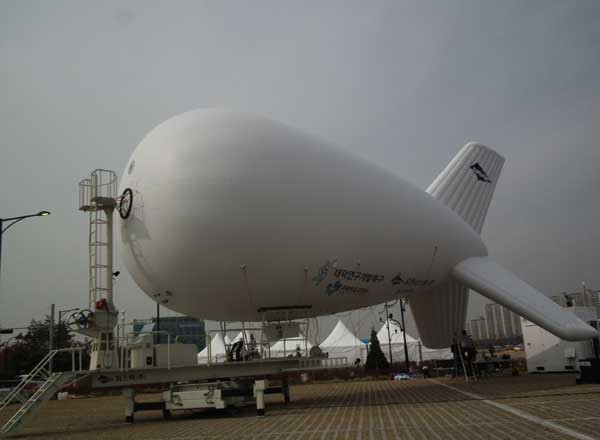 ▲ F-X 3차 사업에서 치열한 경쟁을 벌였던 후보 기종들. 위에서부터 F-15SE, F-35(사진은 B타입), 유로파이터 타이푼.