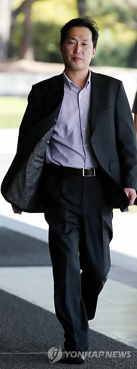 ▲ 이창우 전 청와대 제1부속실 수석행정관이  지난달 14일 오후 서울 서초동 중앙지검에 남북정상회담 회의록 폐기 의혹과 관련해 참고인 신분으로 출석해 검찰 청사로 들어가고 있다.ⓒ연합뉴스