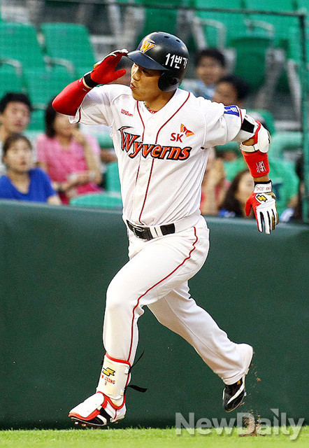 ▲ 정근우 선수ⓒSK와이번스 홈페이지