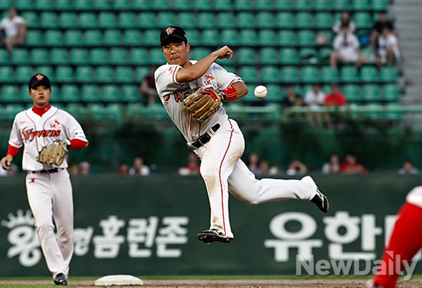 ▲ 정근우 선수ⓒSK와이번스 홈페이지