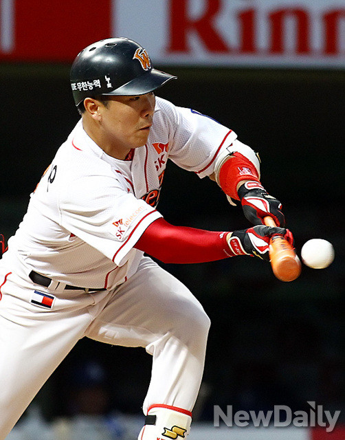 ▲ 정근우 선수ⓒSK와이번스 홈페이지