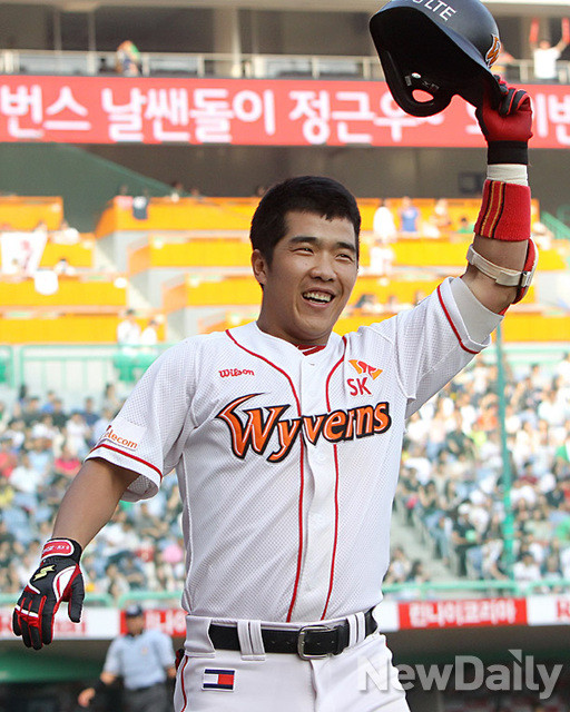 ▲ 정근우 선수ⓒSK와이번스 홈페이지