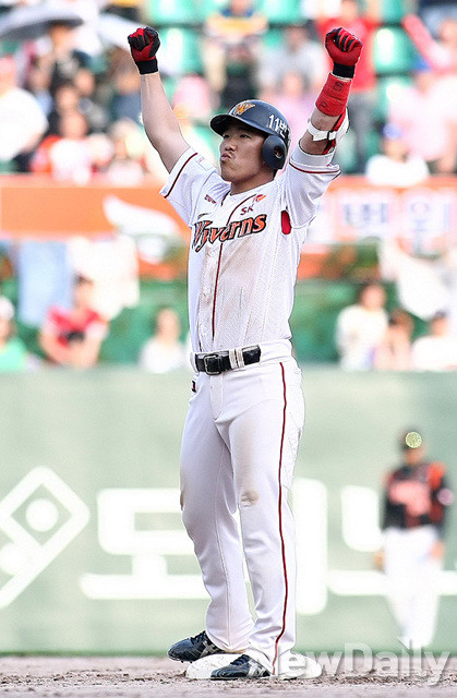 ▲ 정근우 선수ⓒSK와이번스 홈페이지