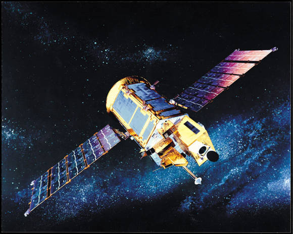 ▲ 우리나라가 발사한 최초의 다목적 실용위성, 아리랑위성 1호.ⓒ한국항공우주연구원