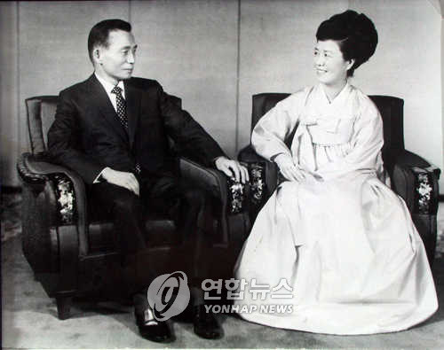 ▲ 박정희 대통령과 육영수 여사의 생전 모습 ⓒ연합뉴스