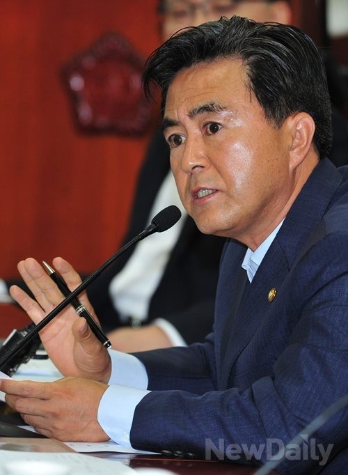 ▲ 김태흠 새누리당 원내대변인.ⓒ이종현 기자