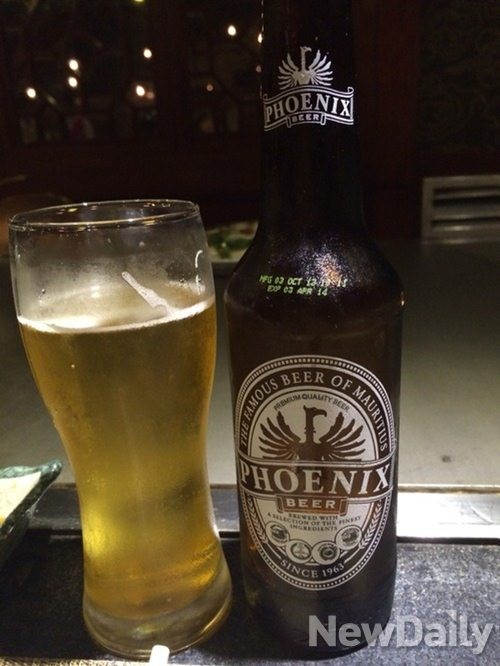 ▲ 모리셔스산 맥주인 피닉스. 로컬 맥주로 손색이 없다.