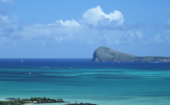 ▲ 모리셔스 북쪽의 코엥 드 미르 섬(Coin de Mire).