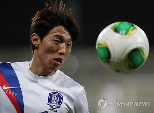 ▲ 영국 EPL 카디프시티에서 뛰고 있는 김보경이 맨체스터유나이티드를 상대로 헤딩골을 뽑아냈다. EPL 데뷔골이다. ⓒ 연합뉴스