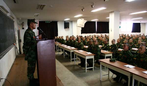 ▲ 지금까지 각 군이 하던 정신교육은 국방정신전력원에서 일원화해 전군이 같은 내용을 교육하게 된다. 사진은 해병대 소양교육. [사진: 해병대 공식 블로그]청와대]