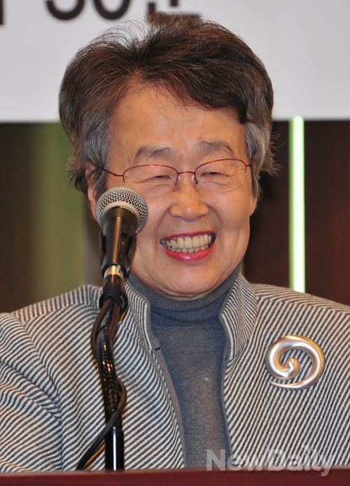 ▲ 축사하는 이인호 아산청책연구원 이사장