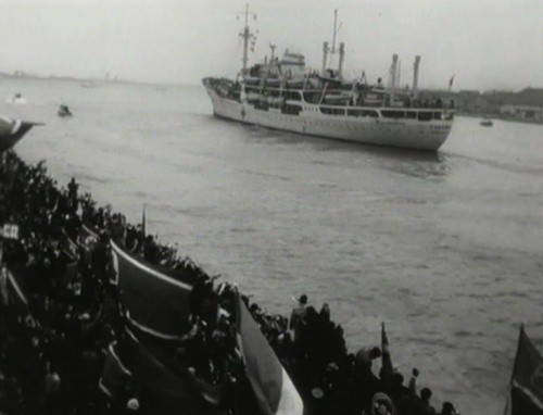 ▲ 니가타항 떠나는 북송선.