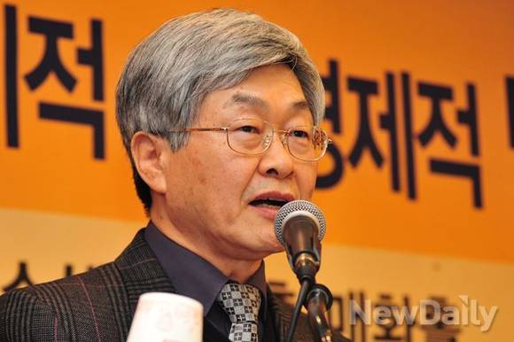 ▲ 강연하고 있는 서울대학교 백종현 서울대 철학과 교수