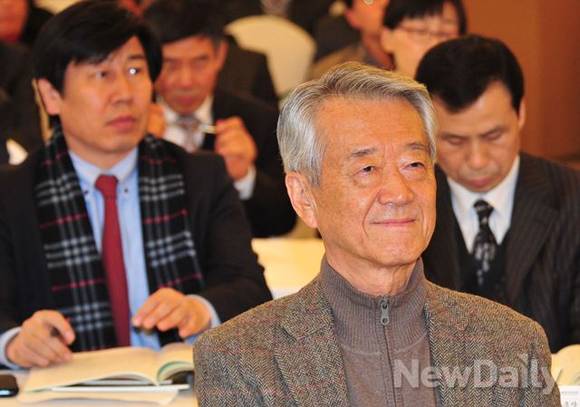 ▲ 강연 지켜보고 있는 권성 언론중재위원회 위원장