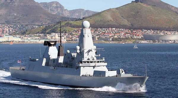 ▲ 데어링 함을 바깥에서 보면 보이는 무기는 함포 뿐이지만 토마호크 순항 미사일 등 각종 미사일들을 대량 탑재하고 있다.