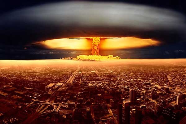 ▲ 미국의 한 대도시에 핵미사일이 떨어진 모습을 상상한 그림. 중국은 주변국과 미국 등을 향한 핵공격까지 생각하고 있다.