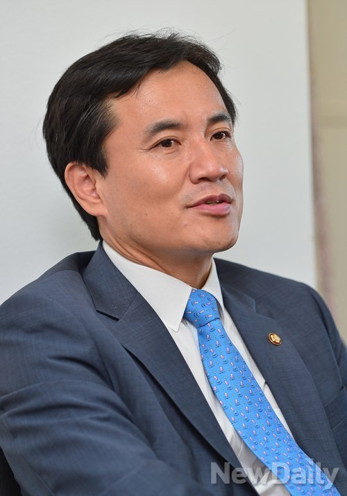 ▲ 김진태 새누리당 의원.ⓒ정상윤 기자