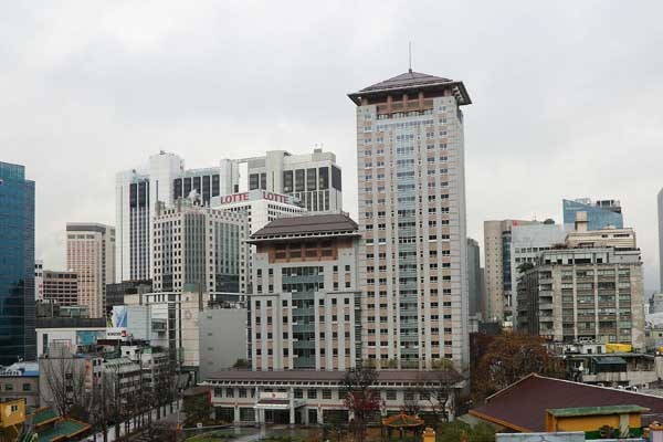 ▲ 중국 공산당 정부가 새로 지은 명동 중국대사관 건물. 세계에서 2번째로 큰 중국 대사관이다.