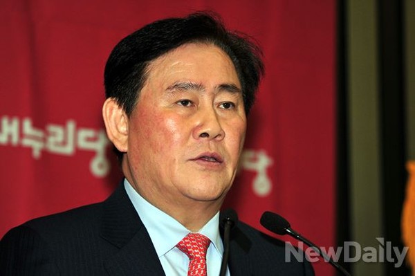 ▲ 최경환 새누리당 원내대표가 23일 국회에서 열린 의원총회에서 발언하고 있다. ⓒ이종현 기자