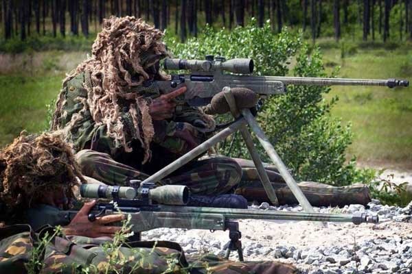 ▲ 영국군 해병대(Commando) 저격수의 모습. 사용하는 총기는 L115A1이다.