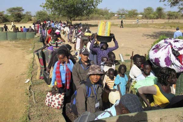 남수단 내전으로 수만 명의 주민들이 피난길에 나섰다.