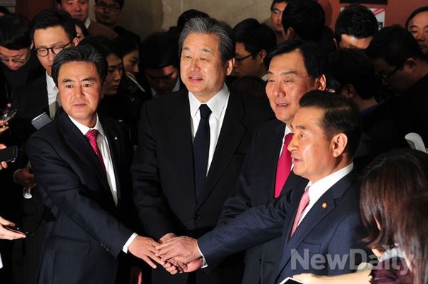 ▲ 새누리당 김태흠-김무성 의원, 민주당 박기춘-이윤석 간사(왼쪽부터