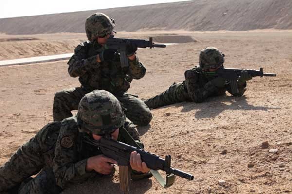 ▲ 사격 훈련 중인 아크부대.