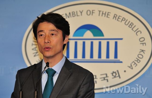 ▲ 안철수의 최측근 송호창. 윤이상-송두율을 지극 정성으로 모신 이력의 소유자.ⓒ뉴데일리 DB