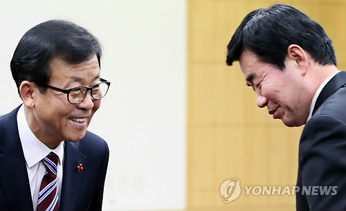 ▲ 경기도지사 선거 출마에 나선 민주당 원혜영 의원(왼쪽)과 김진표 의원. ⓒ연합뉴스