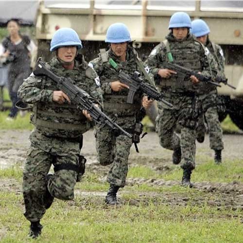 ▲ 동명부대의 훈련 모습. 특전사 병력들도 포함된 만큼 개인화기를 개조한 부분도 보인다.