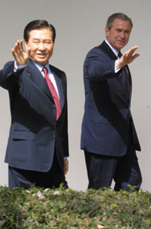 ▲ 라이스는 2001년 3월 한미정상회담에 대해 “미국과 아시아의 가장 가까운 동맹국이 균열하는 식으로 끝났다”고 평했다.