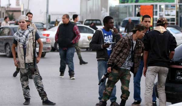 ▲ 2012년 초 리비아 무장민병대의 모습. 이들은 내전 이후 외국인 등을 납치해 금품을 요구하는 일이 잦다. [사진: CNN 보도화면 캡쳐]