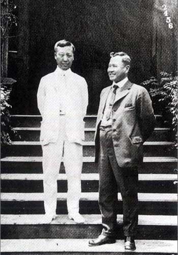 ▲ 하와이 호놀룰루에서 이승만 대통령(왼쪽)과 함께 한 노백린 장군.