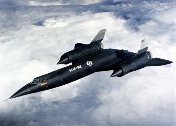 ▲ 비행 중인 A-12. SR-71과 별 차이가 없어 보인다.