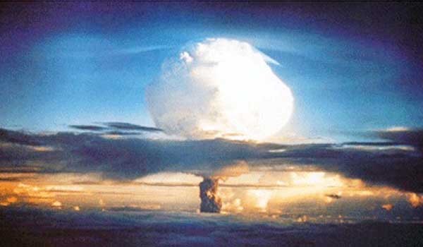 ▲ 핵폭탄 폭발장면. 일본에는 미국이 냉전 시절 제공한 '무기급 고농축 플루토늄' 331kg이 보관돼 있다.
