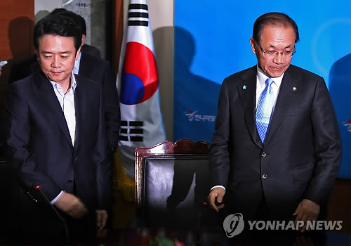 ▲ 새누리당 황우여 대표(오른쪽)와 남경필 의원.ⓒ연합뉴스