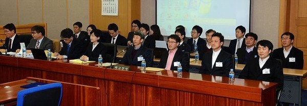 ▲ 3일 오전 경기 수원시 영통구 수원지방법원에서 열린 통합진보당 이석기 의원 등의 '내란음모' 사건 결심공판에서 이석기 의원을 비롯한 피고인들이 재판을 받고 있다. ⓒ한국사진기자협회제공