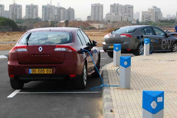 ▲ 이스라엘 탈피오트 출신이 만든 벤처기업 베터 플레이스의 배터리 교환식 전기차. [사진: 위키피디아]