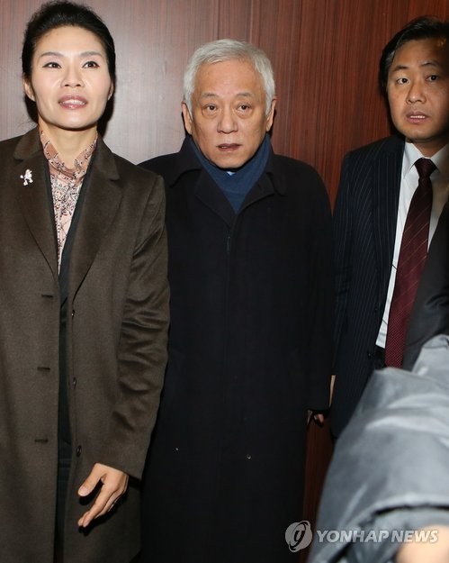 ▲ 왼쪽부터 민주당 한정애 대변인, 김한길 대표, 김관영 대표비서실장. ⓒ연합뉴스