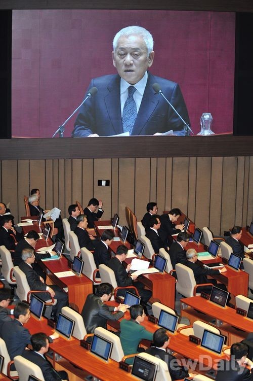 ▲ 김한길 민주당 대표가 5일 국회에서 열린 본회의에서 교섭단체 대표연설을 하고 있다.ⓒ이종현 기자