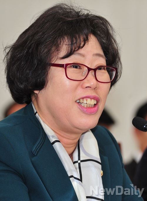 ▲ 정홍원 국무총리는 6일 윤진숙 해양수산부 장관의 연이은 부적절한 언행에 대해 유감을 표명했다. ⓒ 이종현 기자