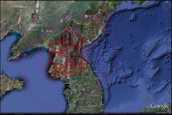 ▲ 미국의 군사 블로거 션 오코너가 분석한 북한의 대공 감시망. 원은 레이더 탐지범위다.