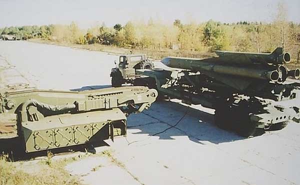 ▲ SA-5 가몬 지대공 미사일의 모습. 마하 4의 속도로 250km 내의 목표를 추격한다.