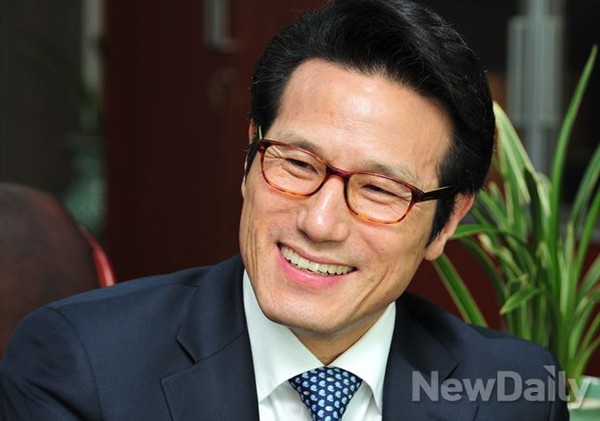 ▲ 6.4 경기지사 선거에 출마한 새누리당 정병국 의원이 뉴데일리와 인터뷰를 갖고 있다. ⓒ이종현 기자