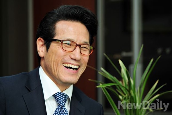 ▲ 6.4 경기도지사 선거에 출마한 새누리당 정병국 의원이 뉴데일리와 인터뷰를 갖고 있다. ⓒ이종현 기자