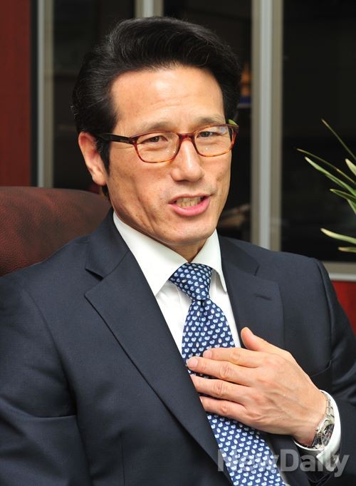 ▲ 6.4 경기도지사 선거에 출마한 새누리당 정병국 의원이 뉴데일리와 인터뷰를 갖고 있다. ⓒ이종현 기자