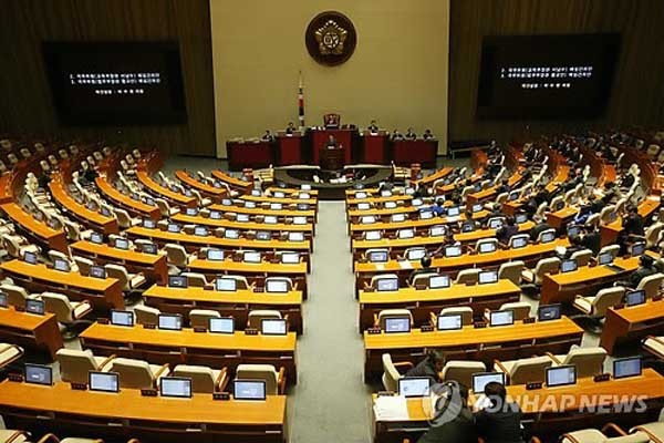 ▲ 야당이 벼르고 별러 상정한 황교안, 서남수 장관 해임안이 '정족수 미달''로 무효처리, 자동폐기됐다. [사진: 연합뉴스]
